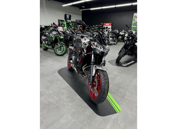 KAWASAKI Z650 