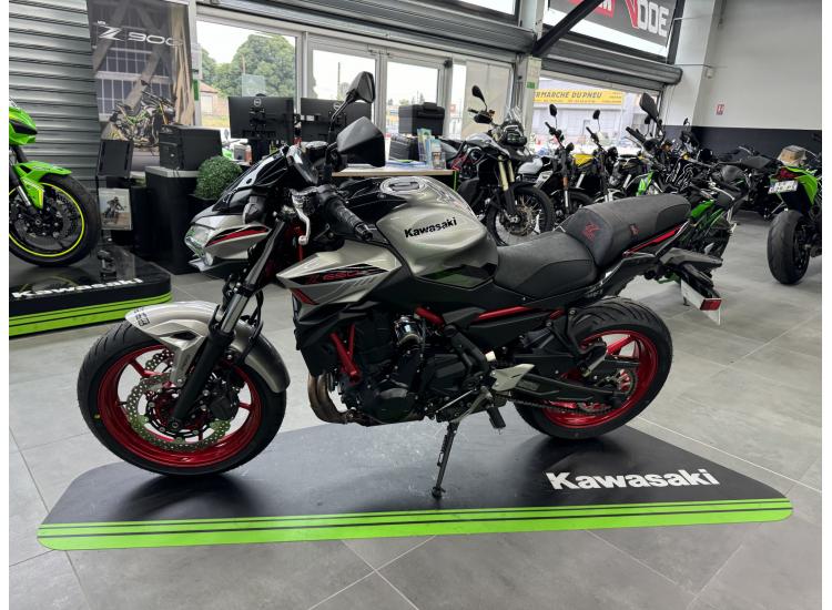 KAWASAKI Z650 