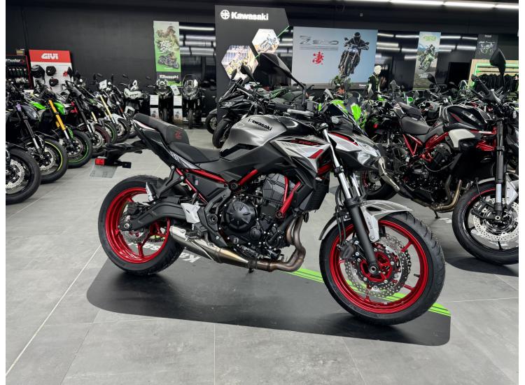 KAWASAKI Z650 