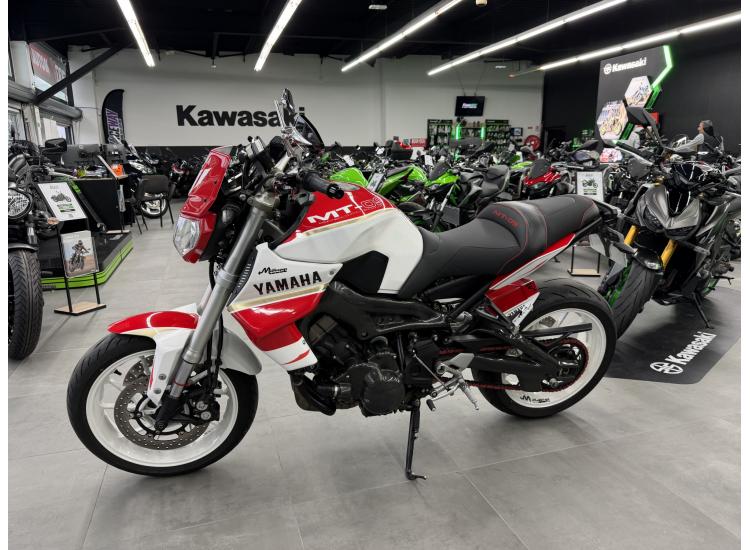 YAMAHA MT-09