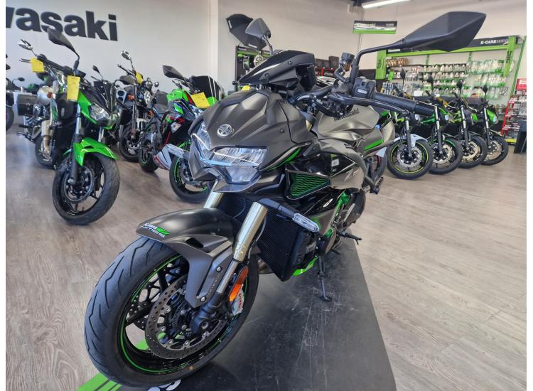 KAWASAKI ZH2 SE AKRAPOVIC (204€/mois)