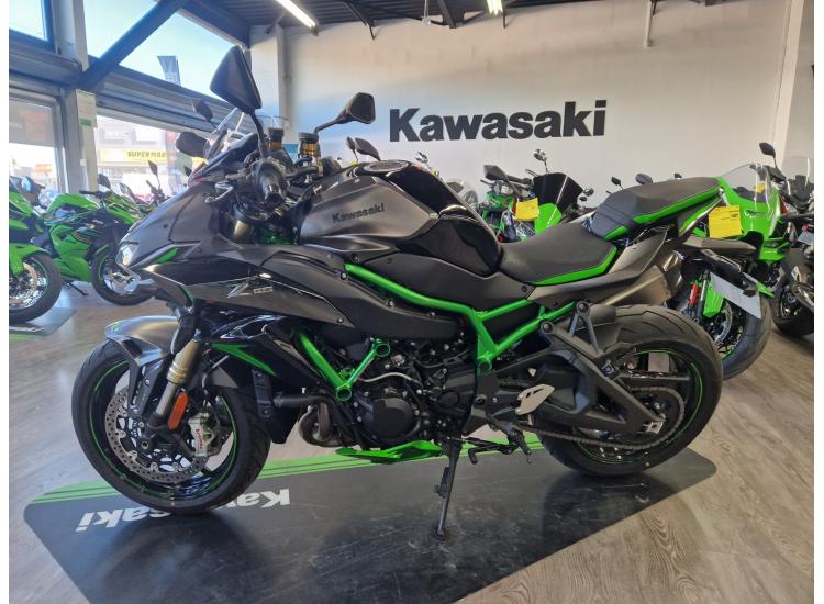 KAWASAKI ZH2 SE AKRAPOVIC (204€/mois)