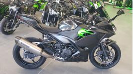 KAWASAKI NINJA 400 (Full équipée)