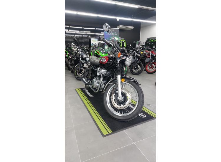 KAWASAKI W 800 (114€/MOIS)