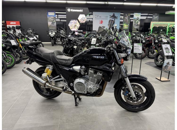 YAMAHA XJR 1300
