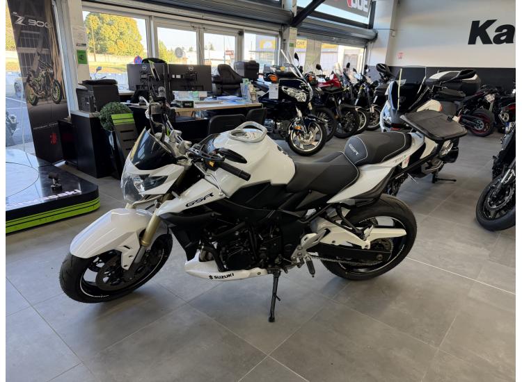SUZUKI GSR 750