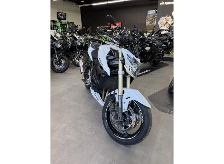 SUZUKI GSR 750