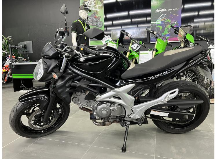 SUZUKI GLADIUS 650