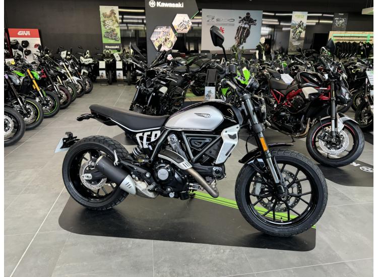 DUCATI SCRAMBLER 800