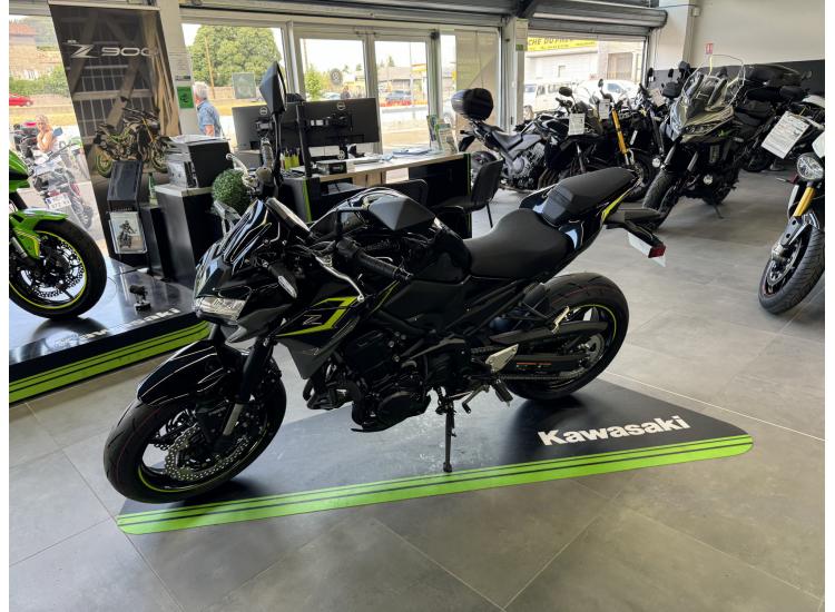 KAWASAKI Z 900